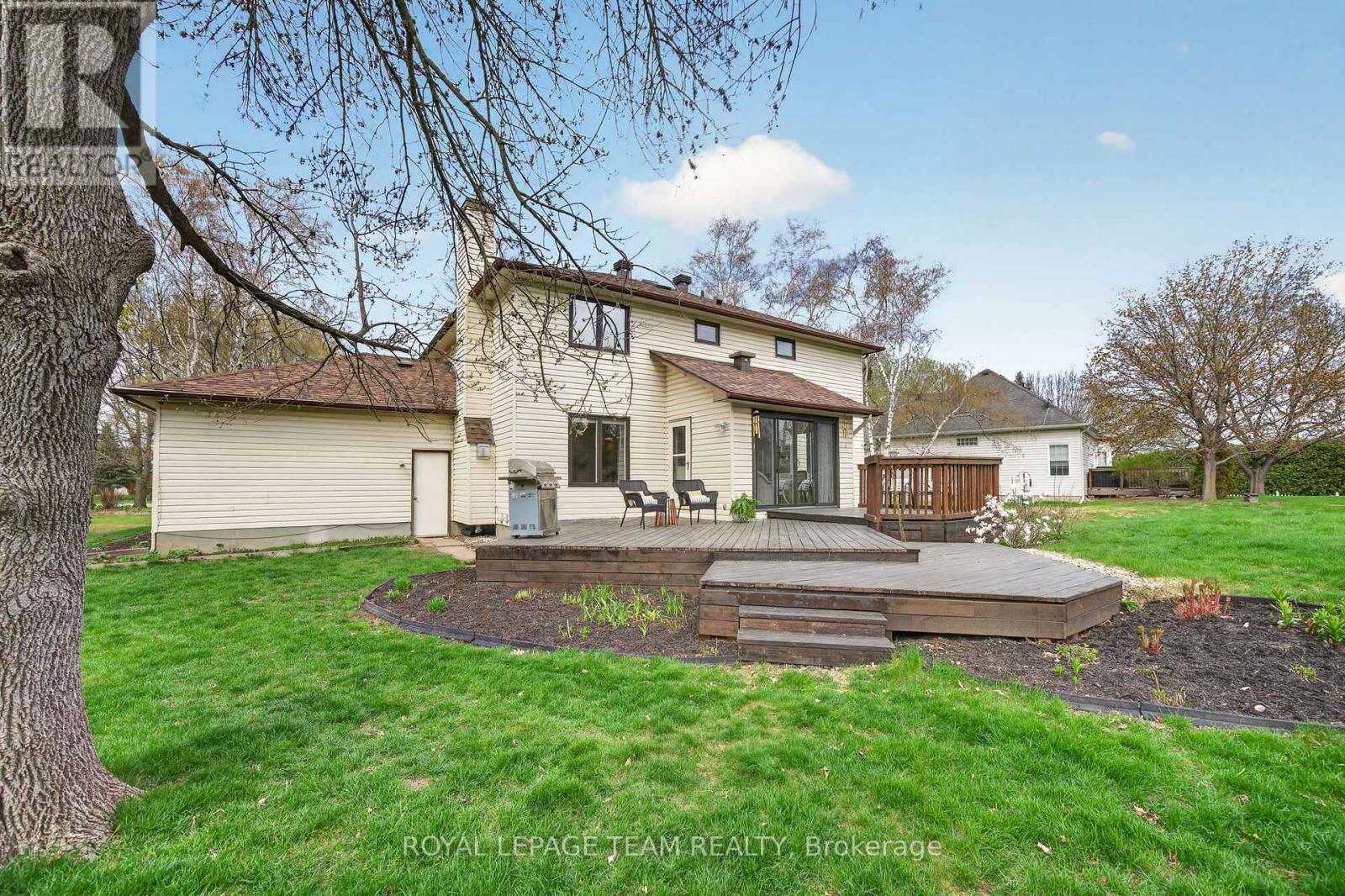 1108 CINDY HILL CRESCENT - 42