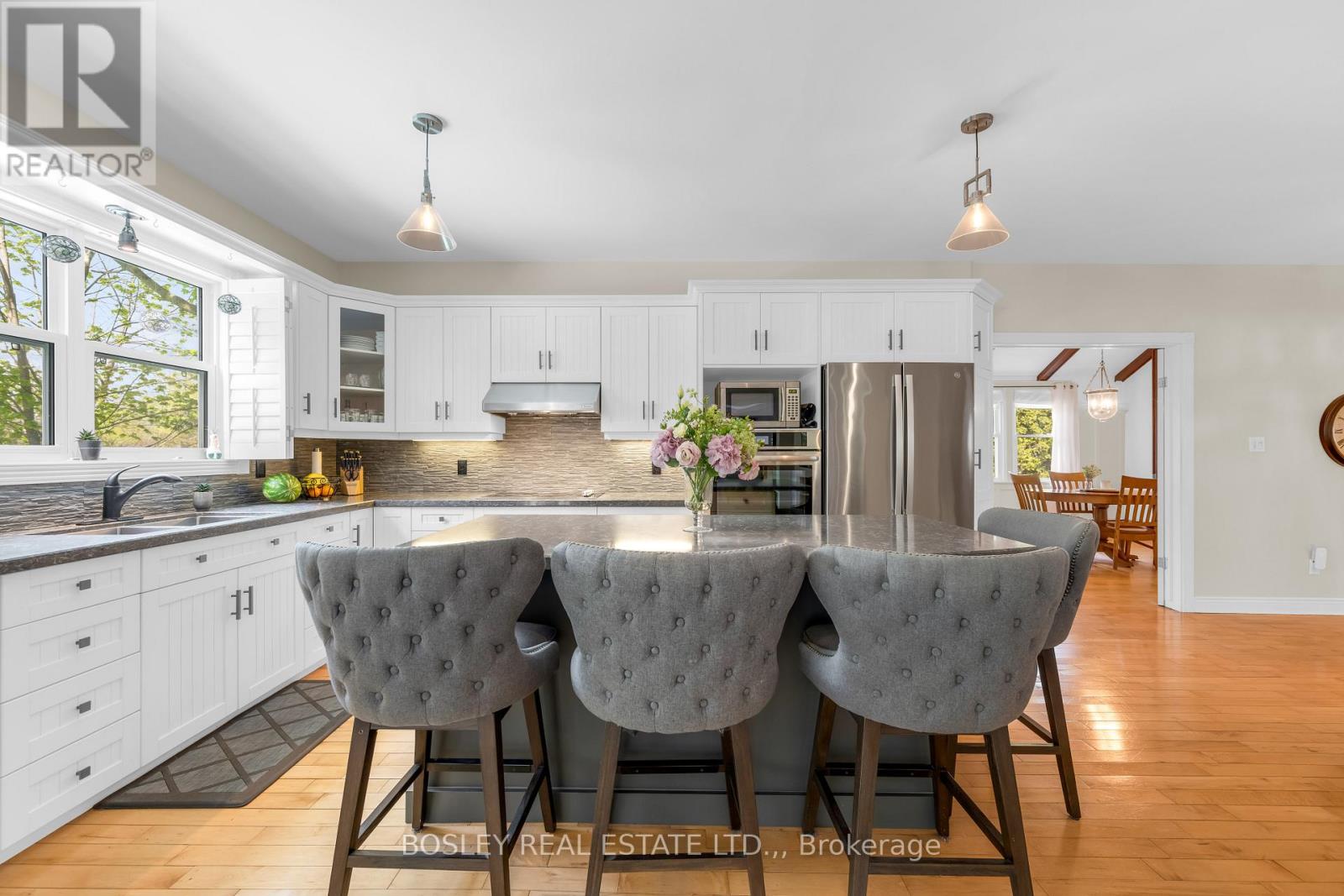 166 LAKESHORE ROAD - 14