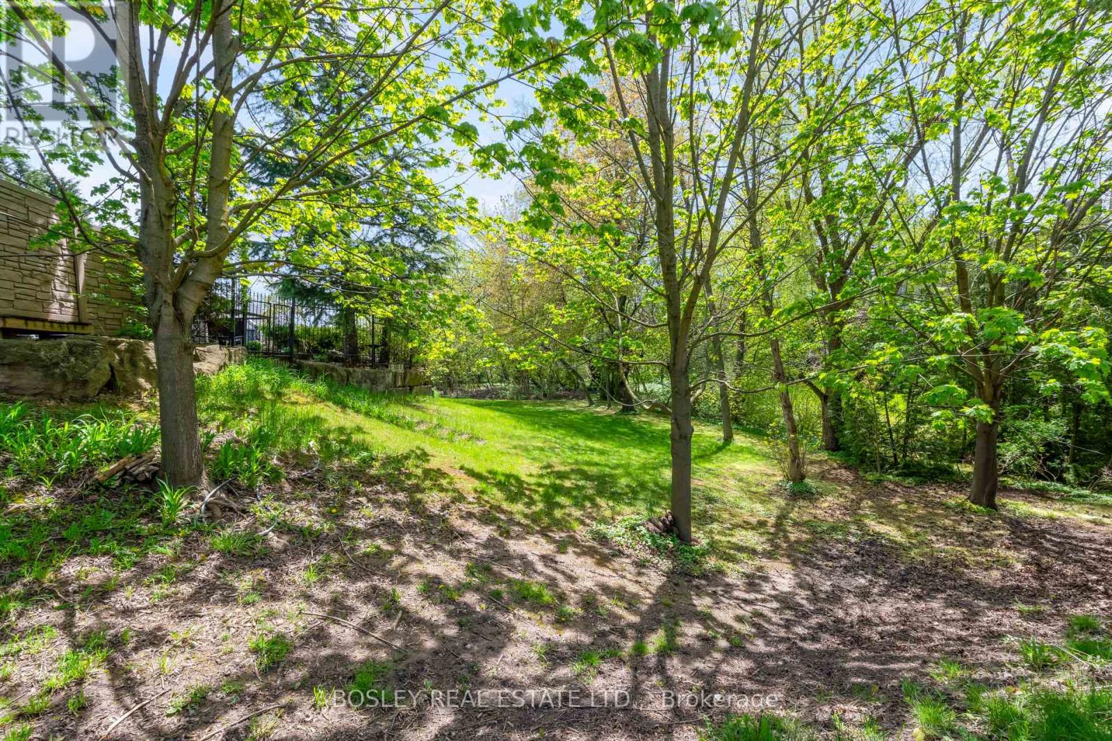 166 LAKESHORE ROAD - 40