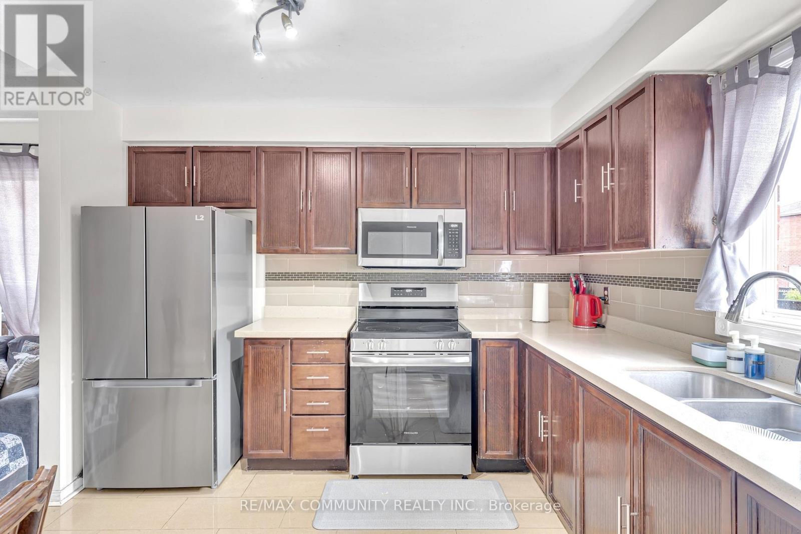 43 MUIRBANK BOULEVARD - 12