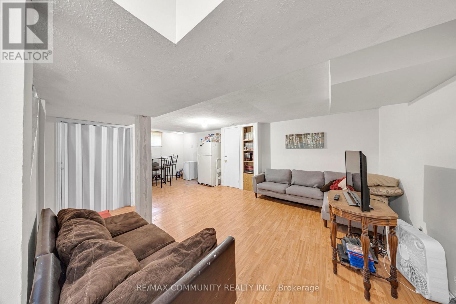 43 MUIRBANK BOULEVARD - 32