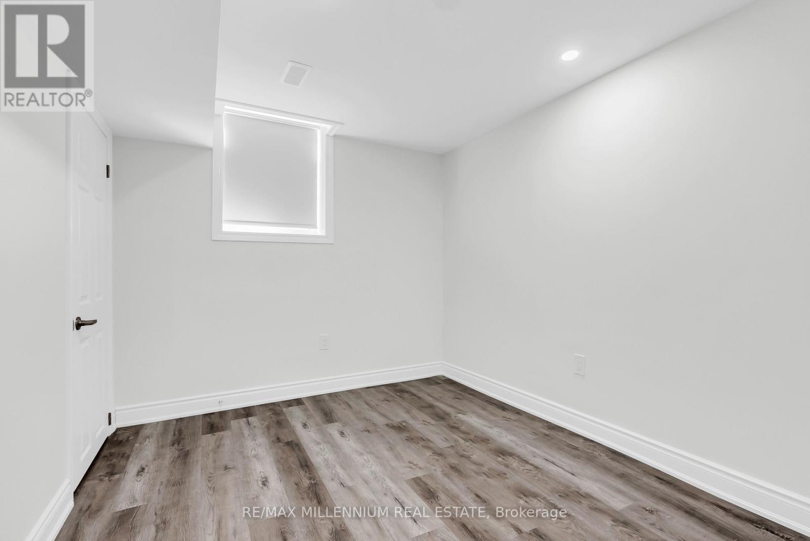 20 KESTEVEN CRESCENT - 43