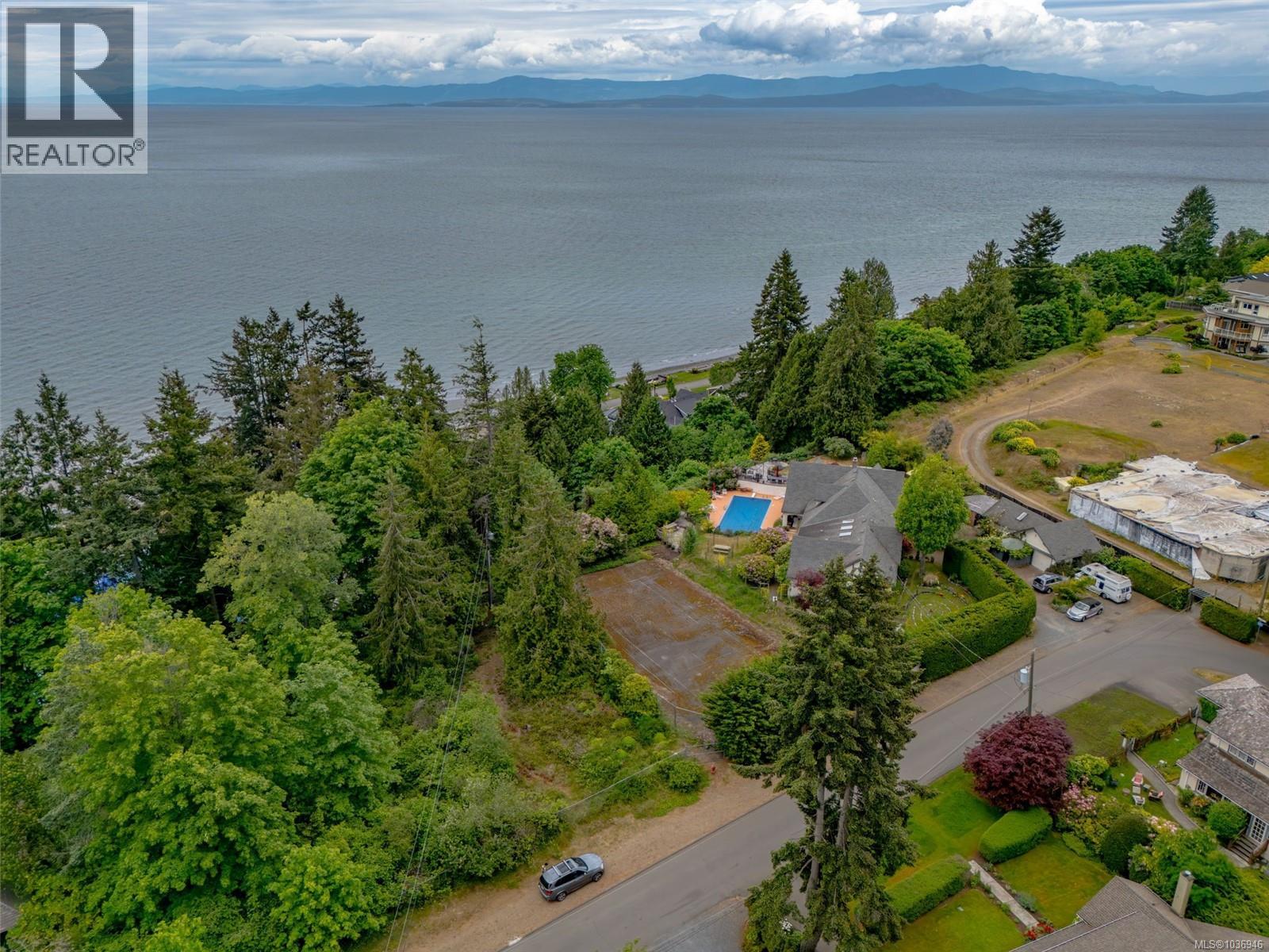 391 Burnham Rd, Qualicum Beach