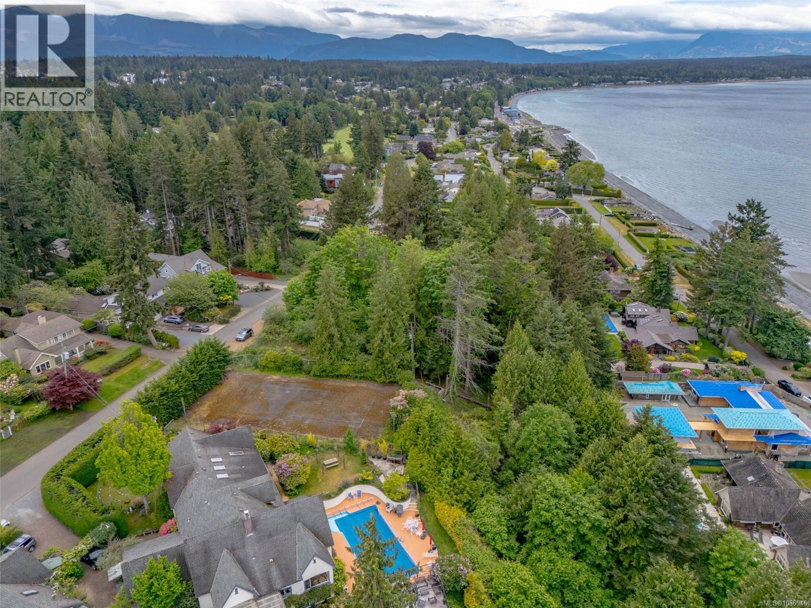 391 Burnham Rd, Qualicum Beach