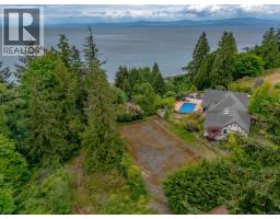 391 Burnham Rd, Qualicum Beach, BC V9K1G5 Photo 6