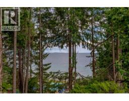391 Burnham Rd, Qualicum Beach, BC V9K1G5 Photo 7