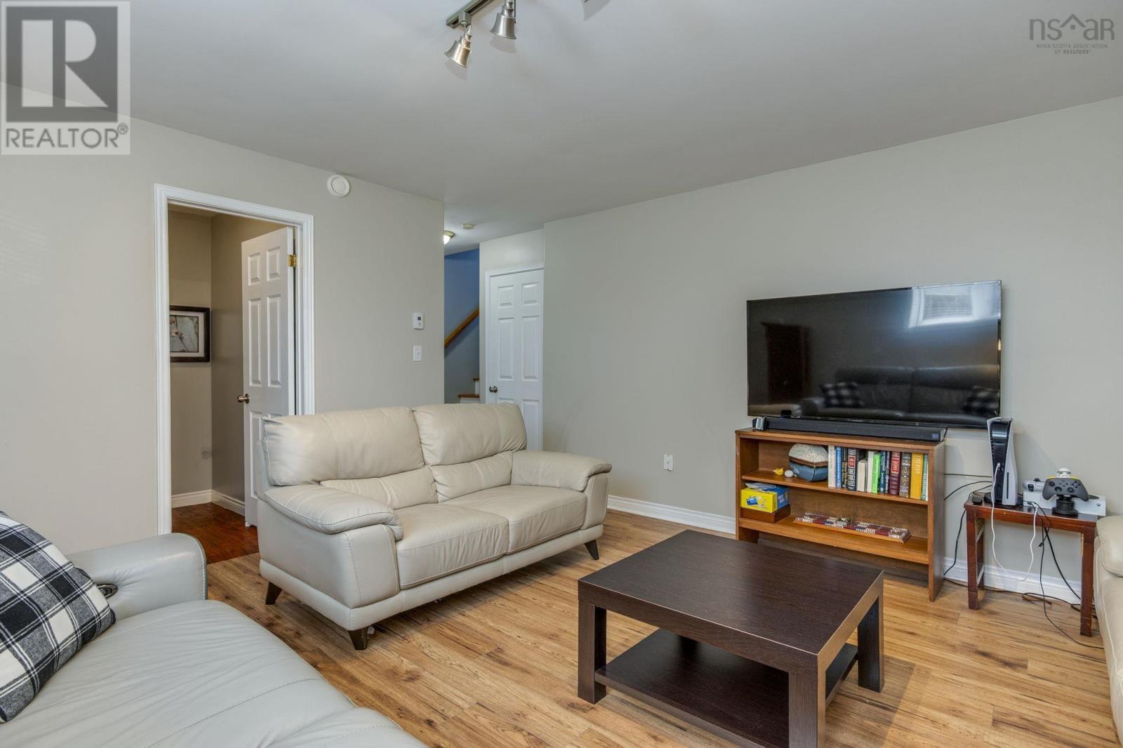 Property 29 of 50 of 119 Douglas Crescent