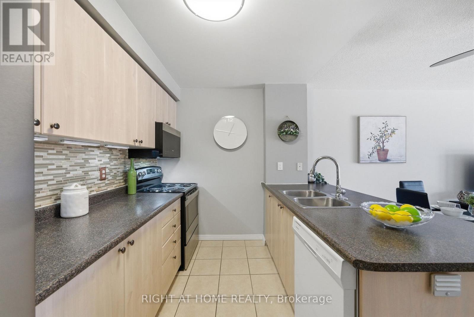 #102 91 ASPEN SPRINGS DRIVE - 10
