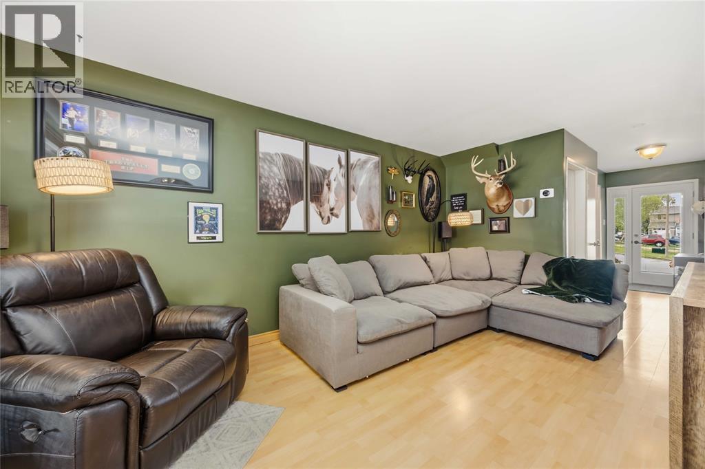 854 Lanark CRESCENT, Sarnia, Ontario, N7S4E4 — Photo 8
