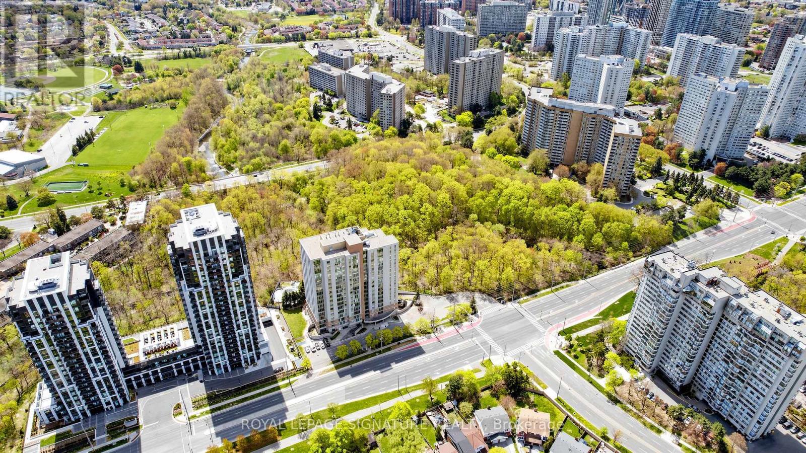 #1501 200 BURNHAMTHORPE ROAD E - 32