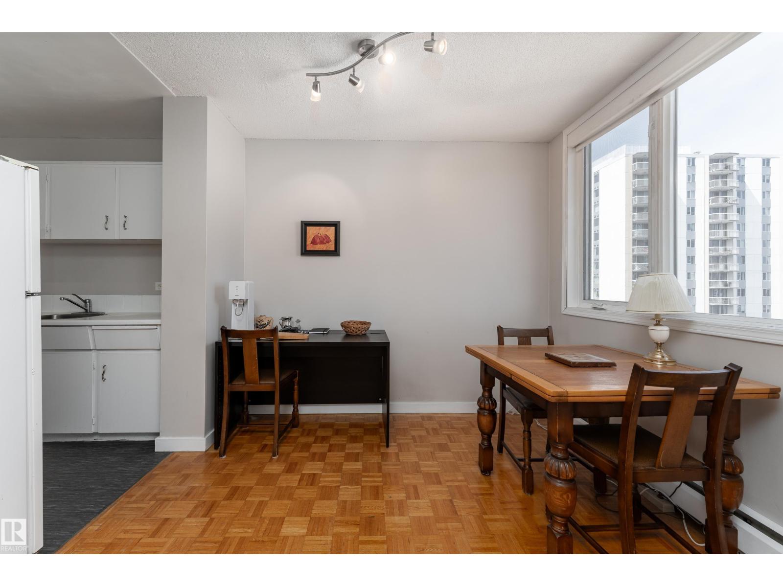 #1006 9816 112 ST NW - 13
