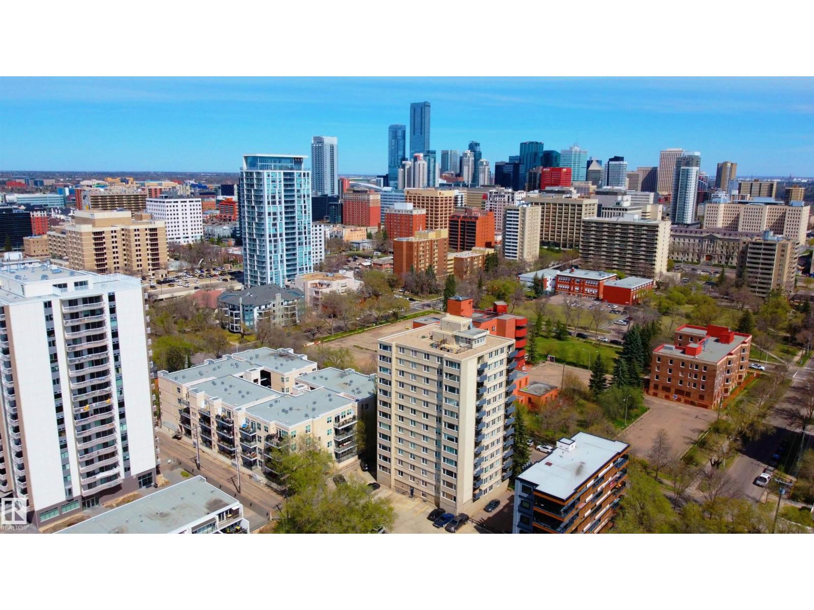 #1006 9816 112 ST NW - 31