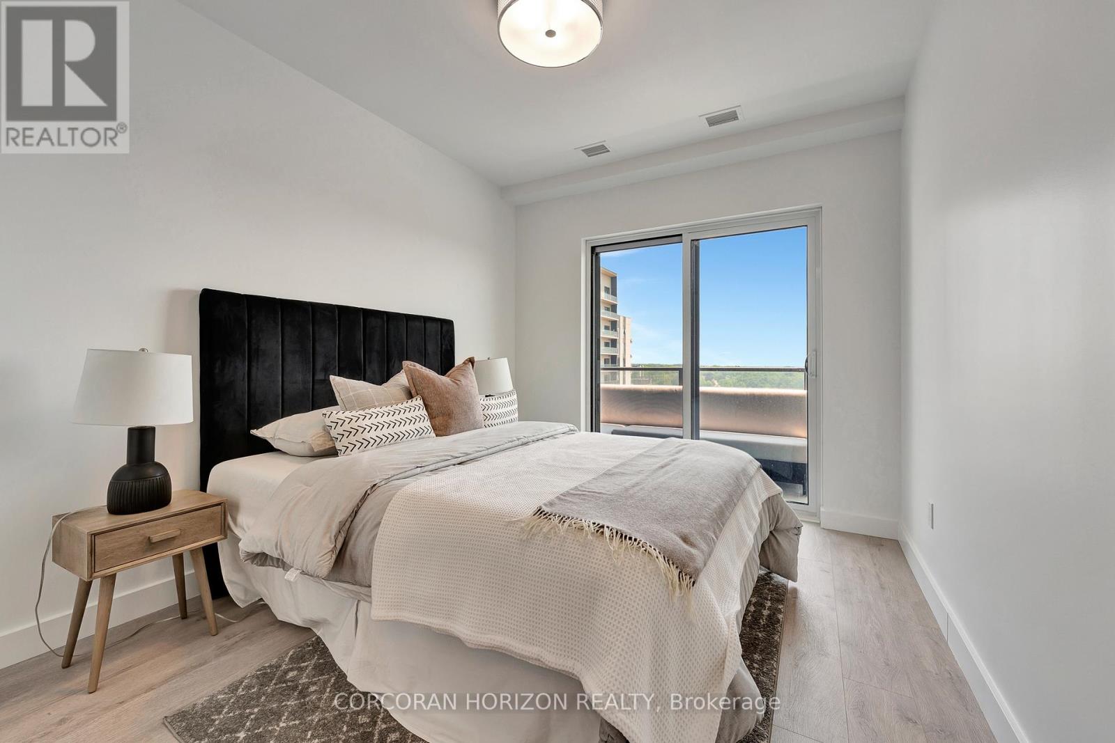 #1511 15 GLEBE STREET - 31