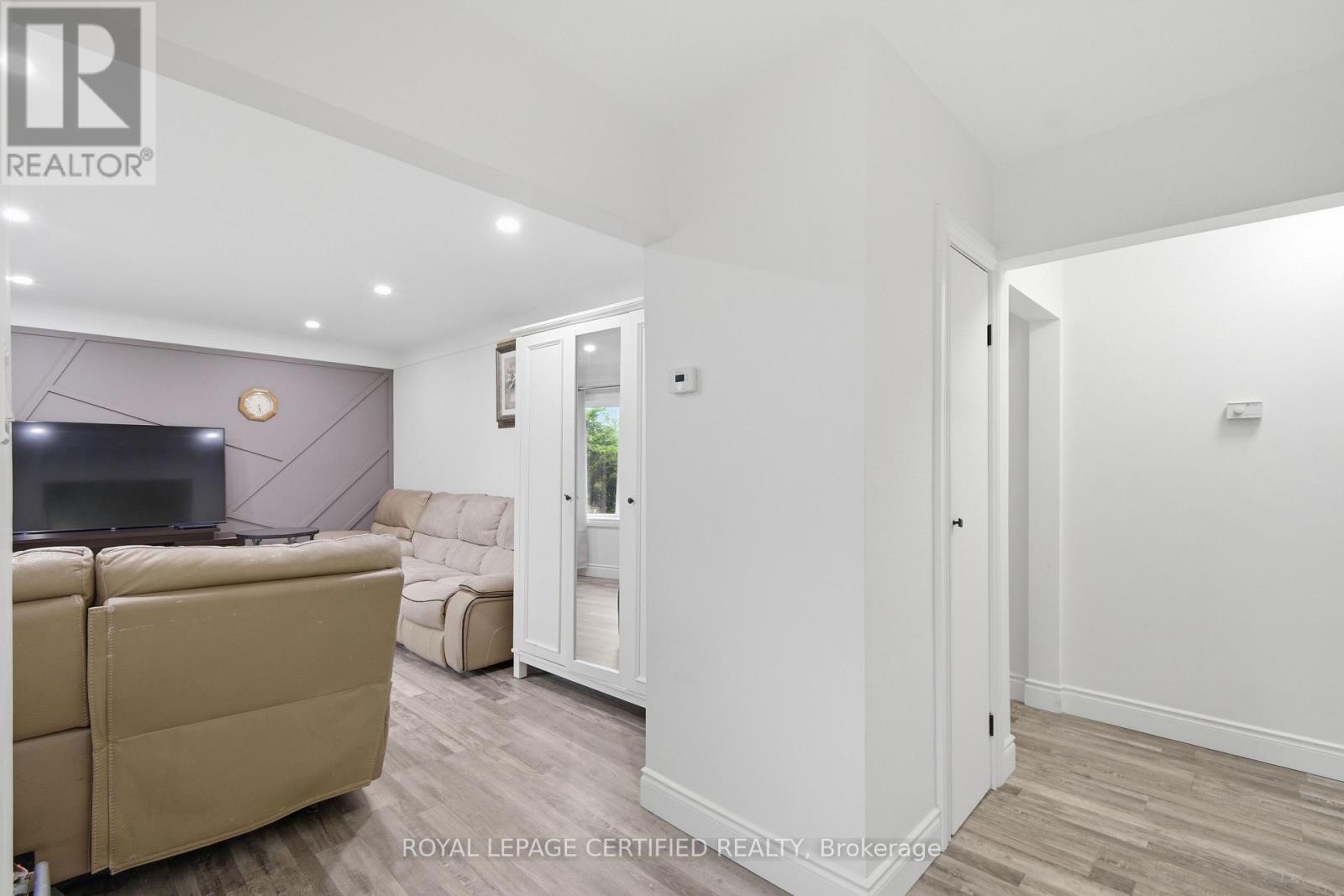 2485 DOMINION BOULEVARD - 6