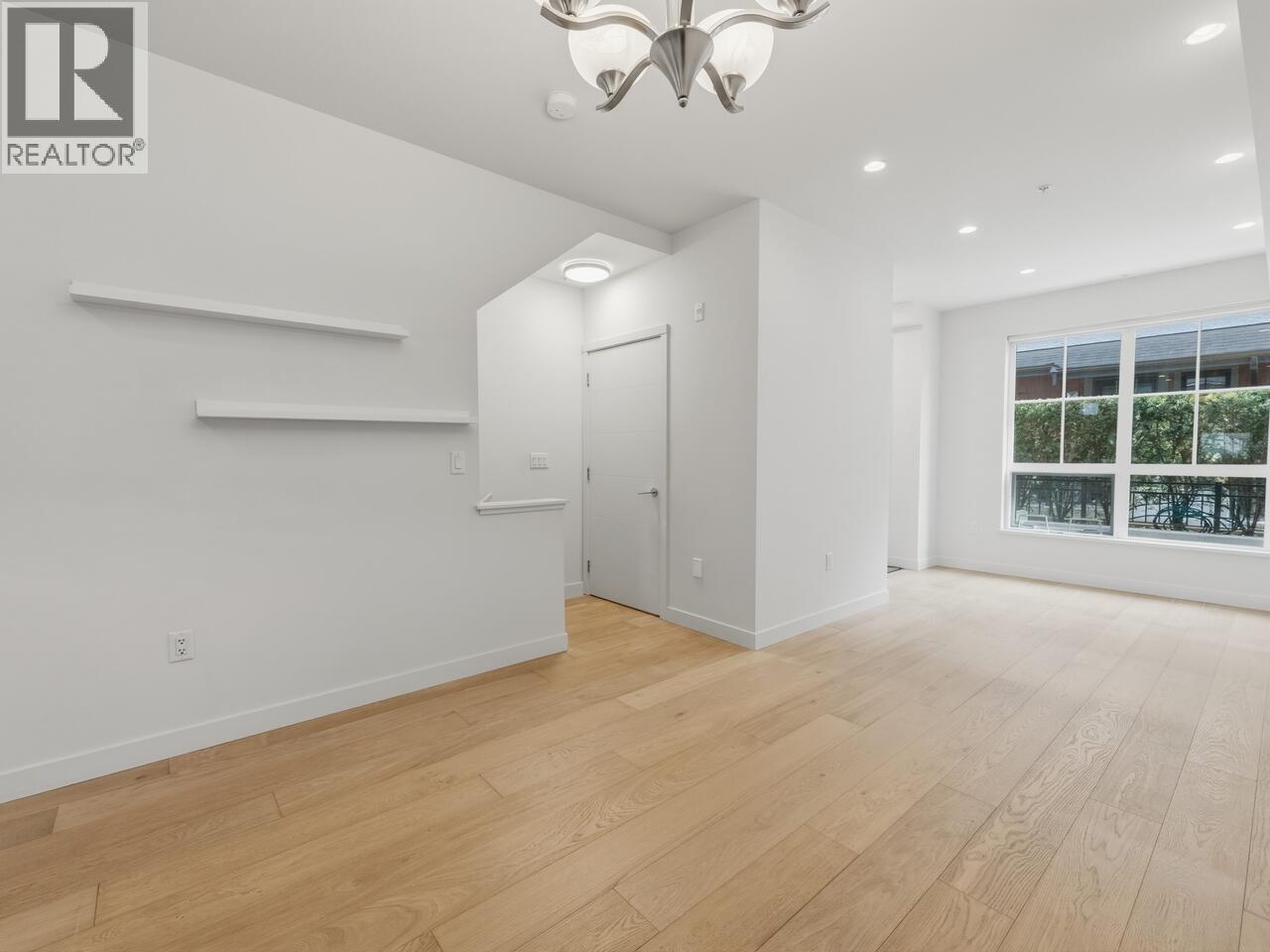 7891 OAK STREET — photo 3