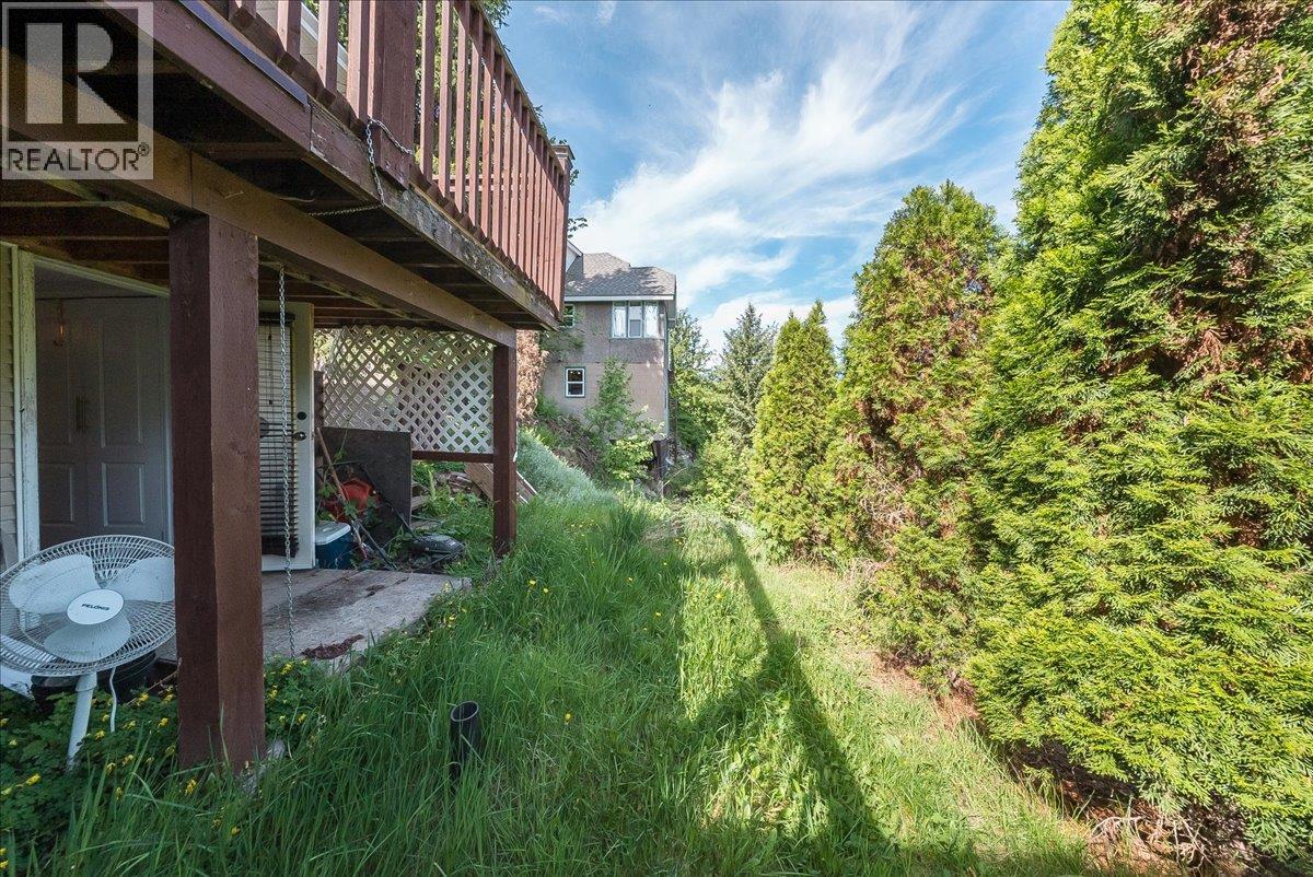 2139 Daniel Street, Trail