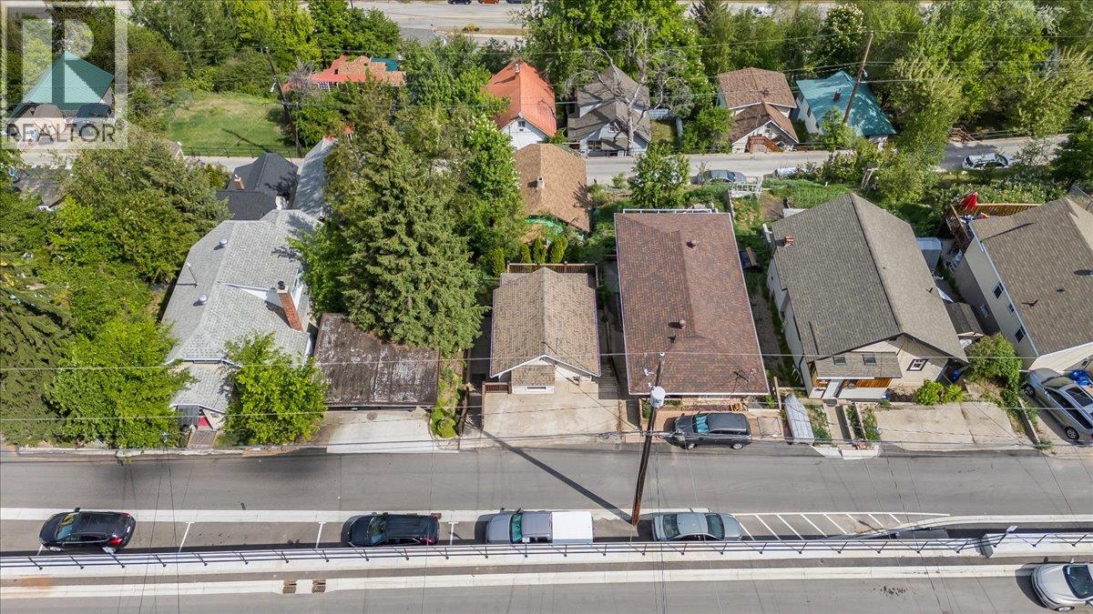 2139 Daniel Street, Trail