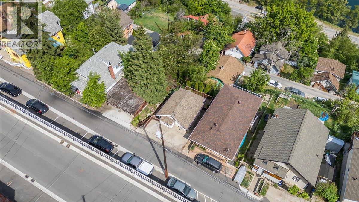 2139 Daniel Street, Trail