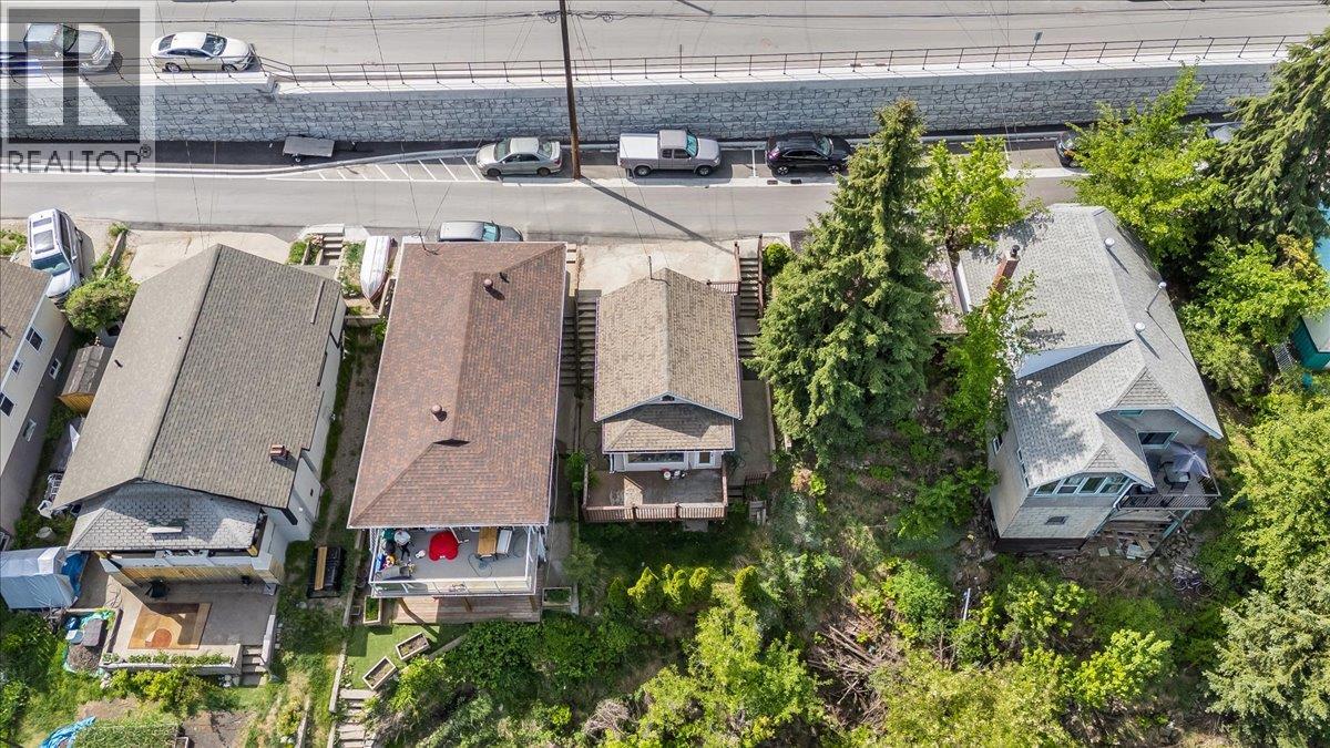 2139 Daniel Street, Trail
