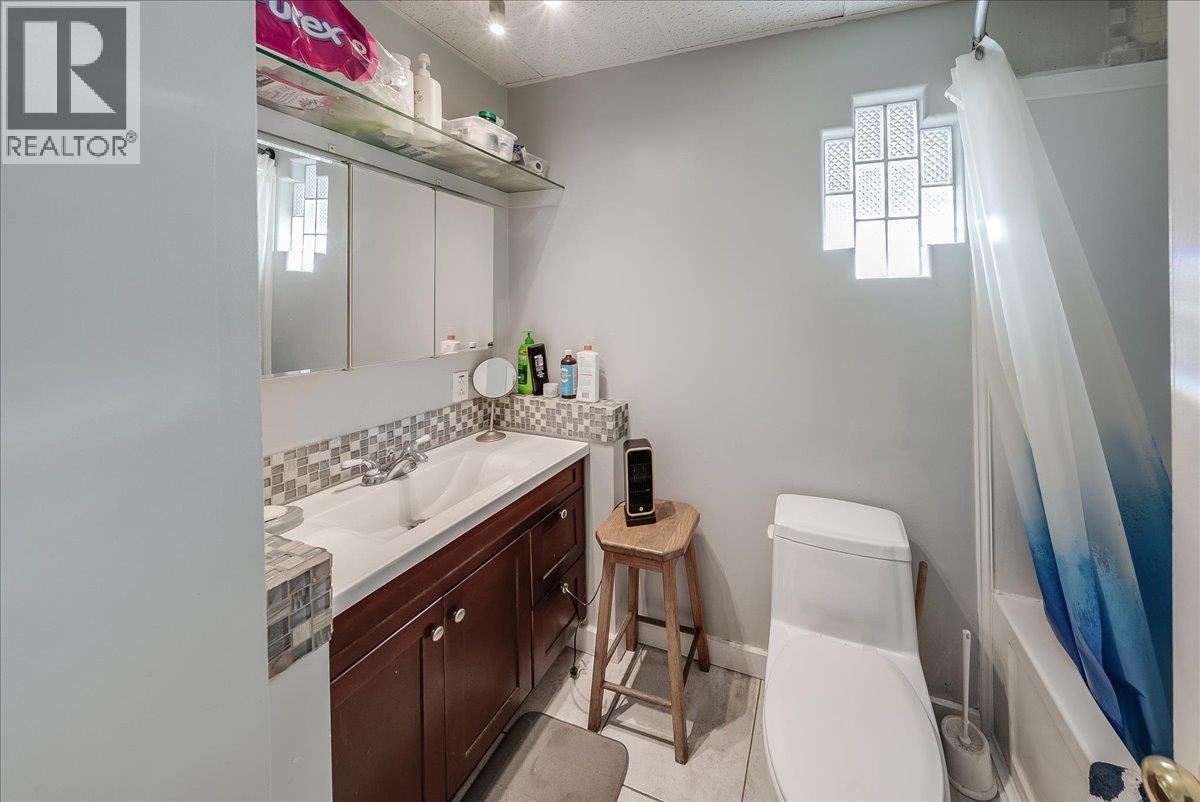 2139 Daniel Street, Trail