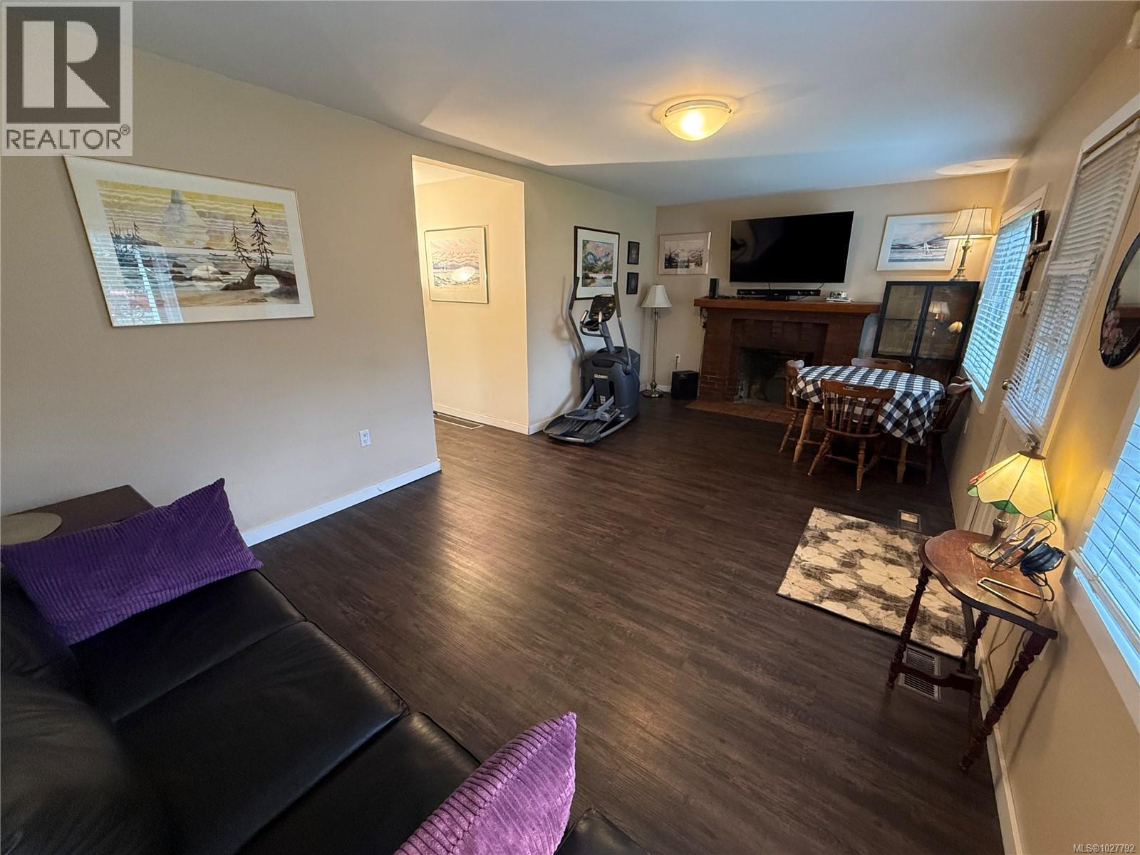 308 Holly Ave - Image 3