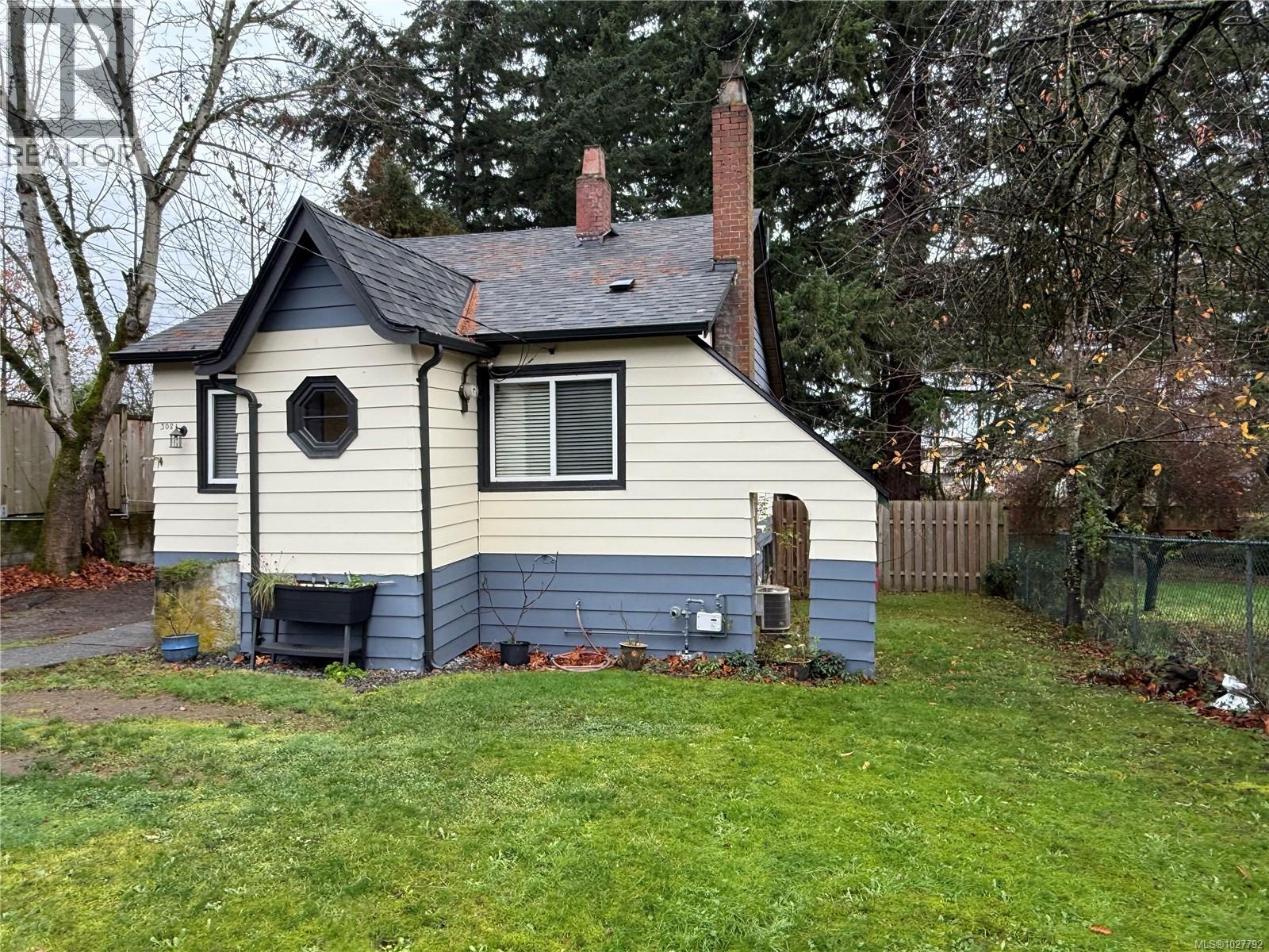 308 Holly Ave - 47