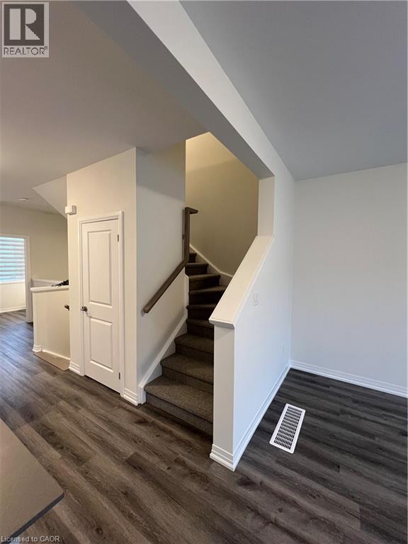 155 EQUESTRIAN Way Unit# 115, Cambridge, Ontario, N3E0E8 — Photo 9