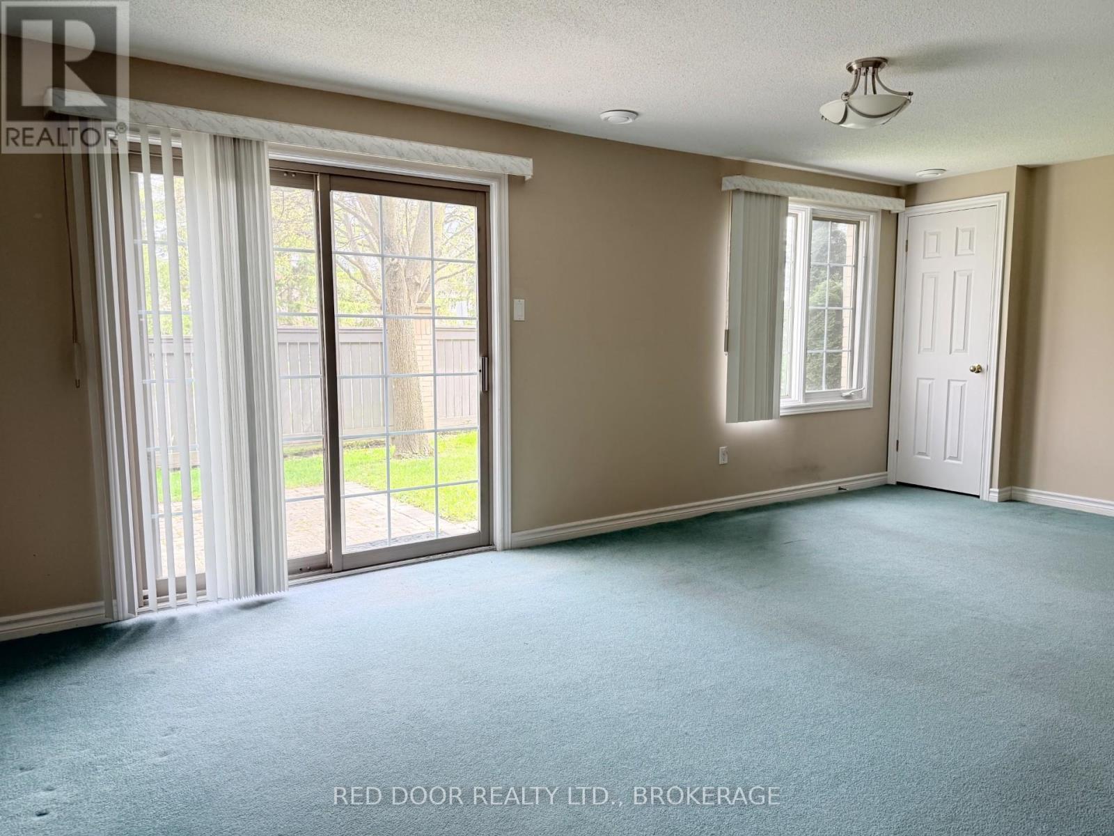 #66 250 NORTH CENTRE ROAD - 15