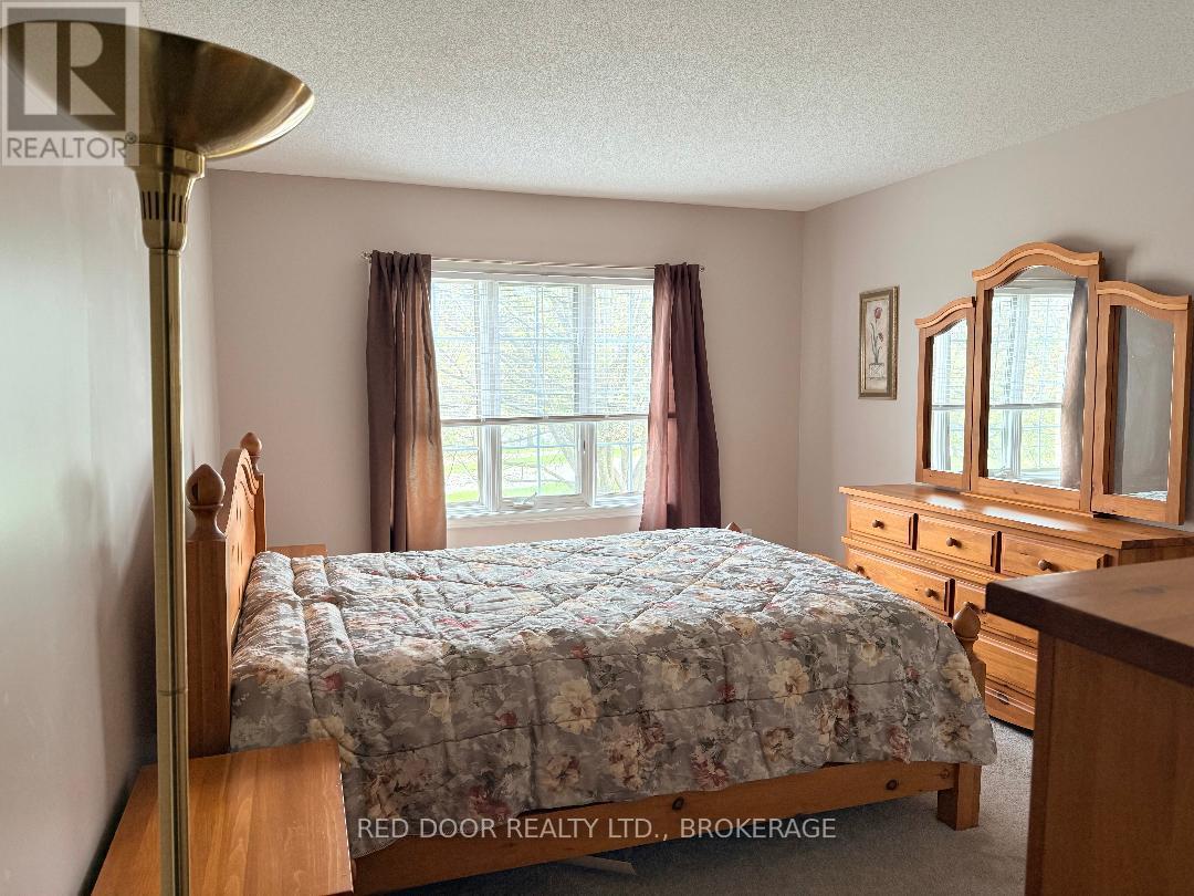 #66 250 NORTH CENTRE ROAD - 9