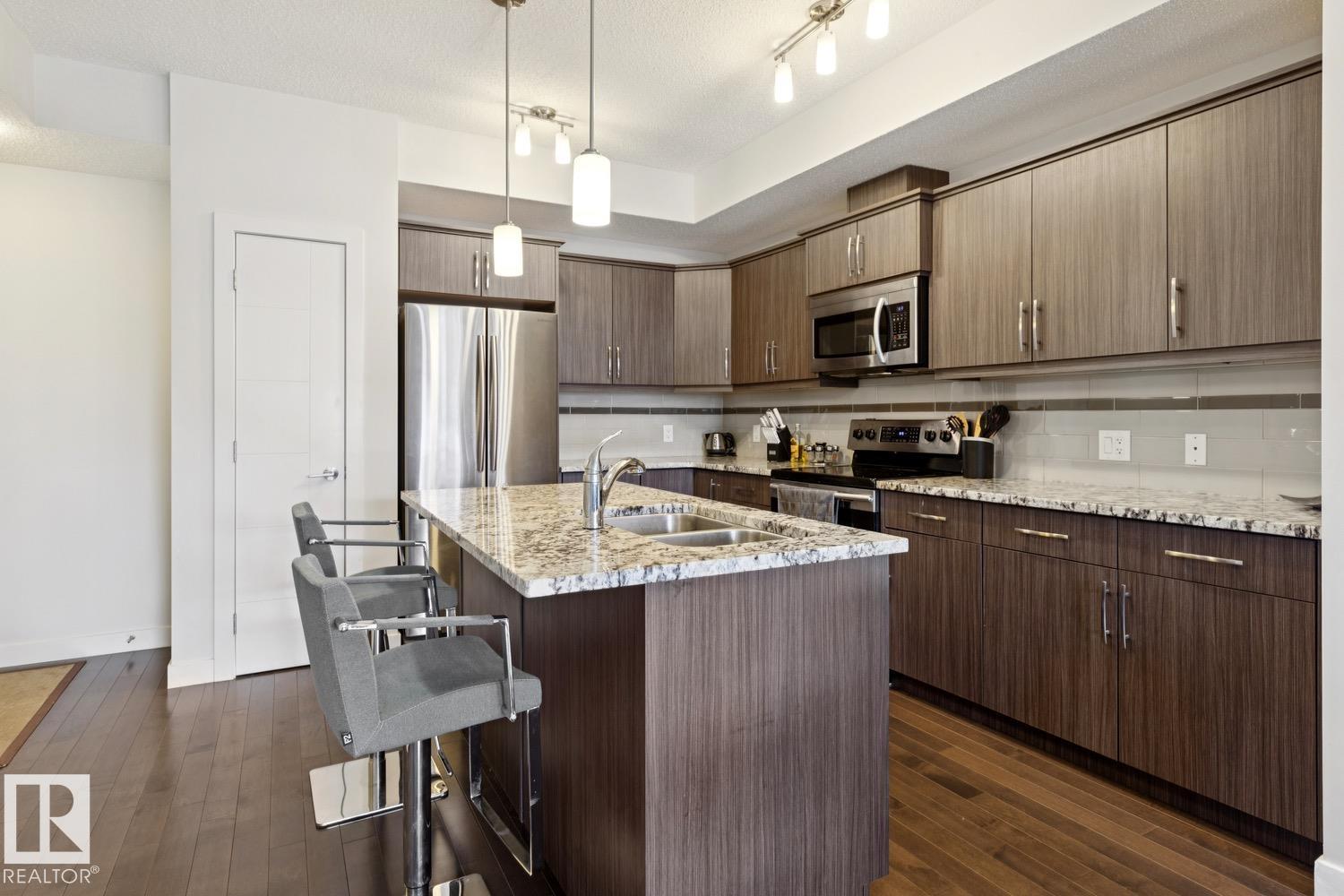 #421 10523 123 ST NW - 4