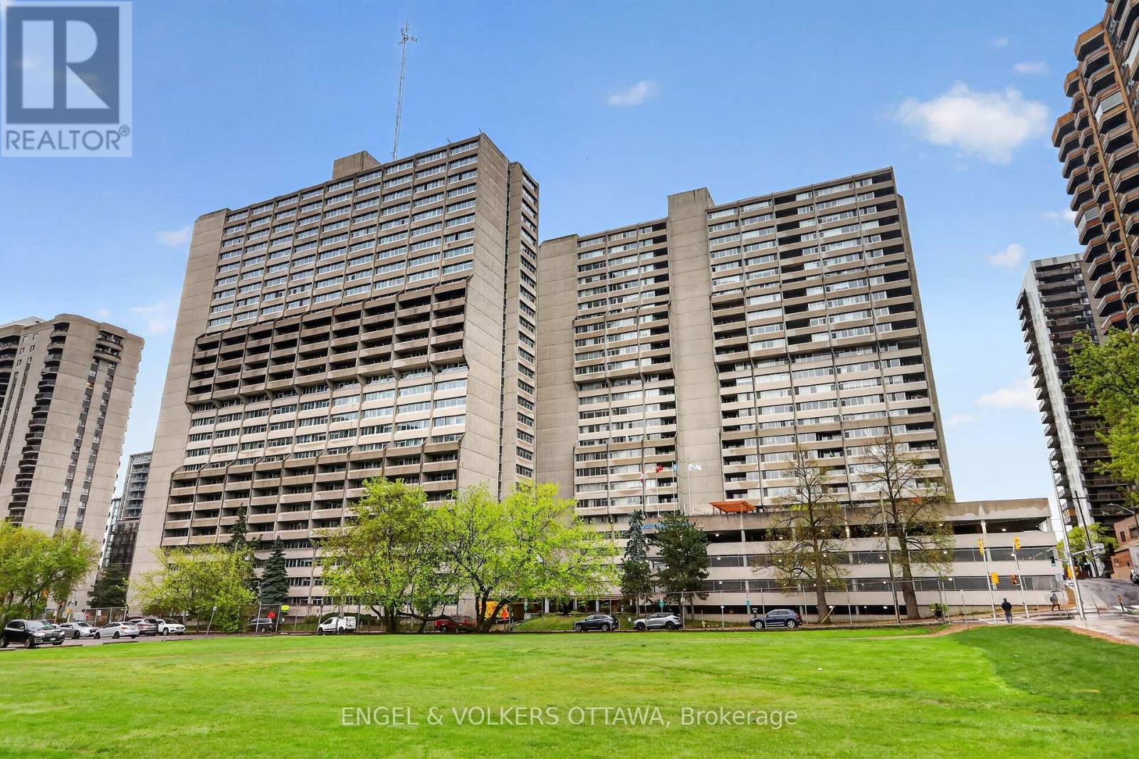 #PH5 530 LAURIER AVENUE W - 1