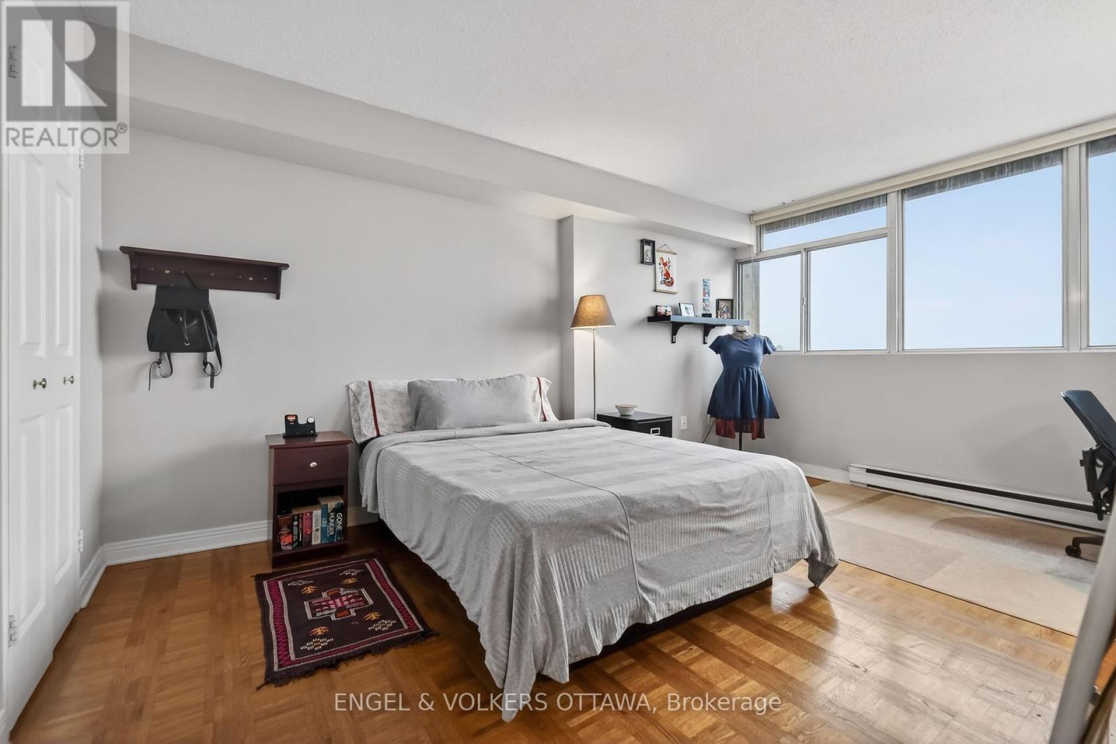 #PH5 530 LAURIER AVENUE W - 16