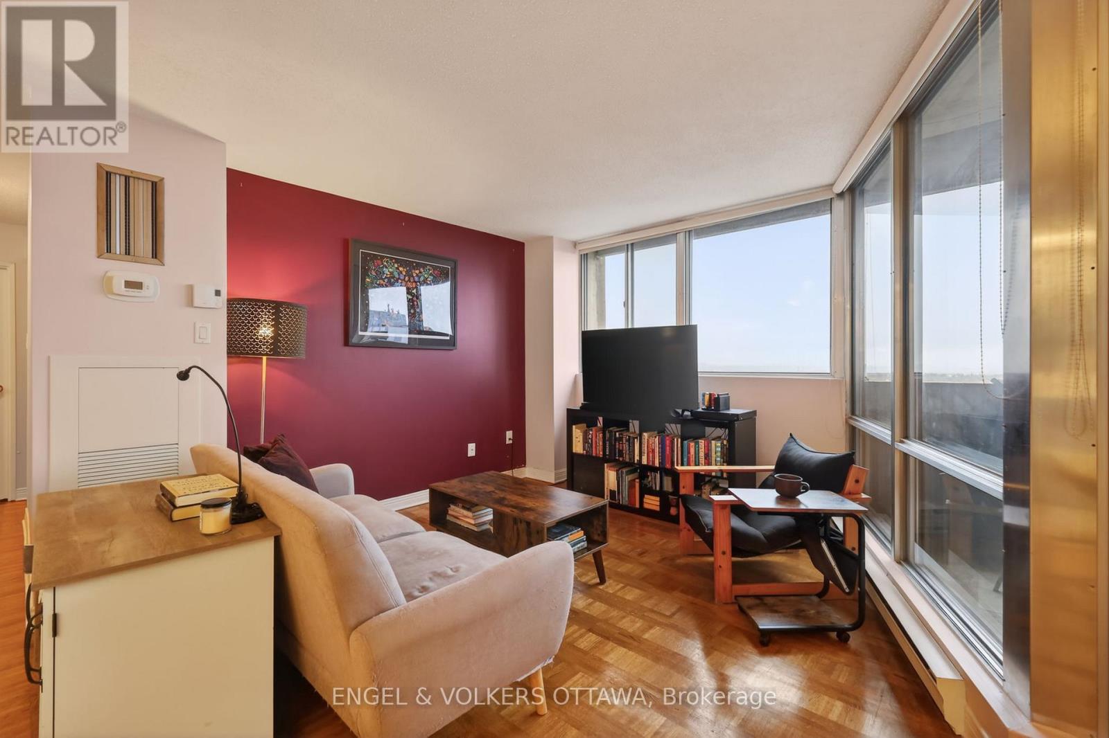 #PH5 530 LAURIER AVENUE W - 7
