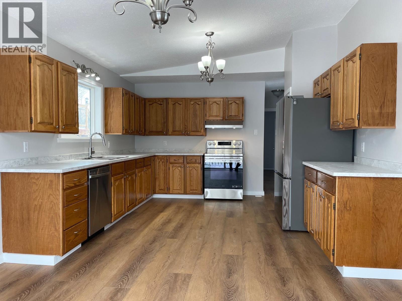 3924 E 53 AVENUE, Fort Nelson