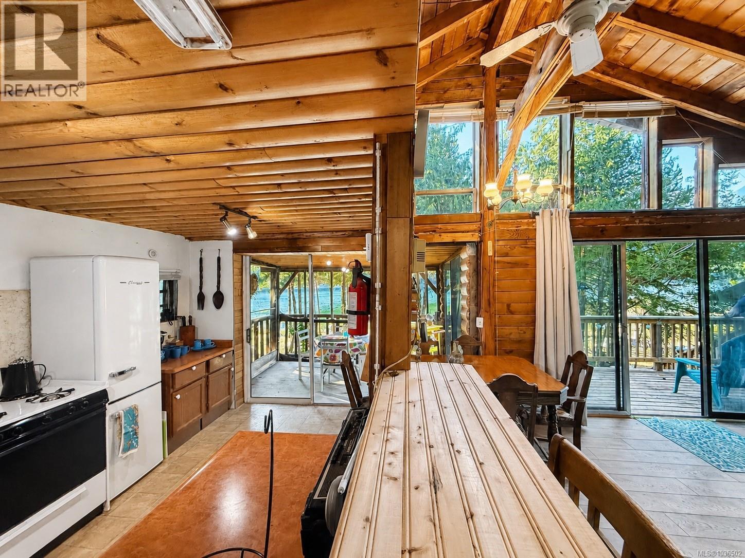 3148 Bay Rd, Qualicum Beach
