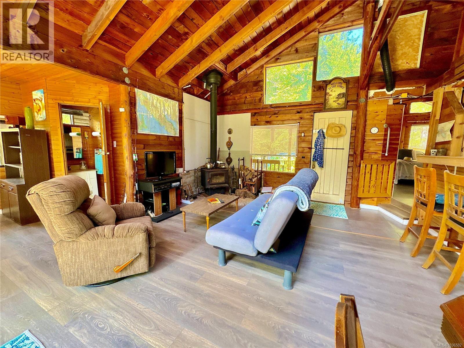 3148 Bay Rd, Qualicum Beach