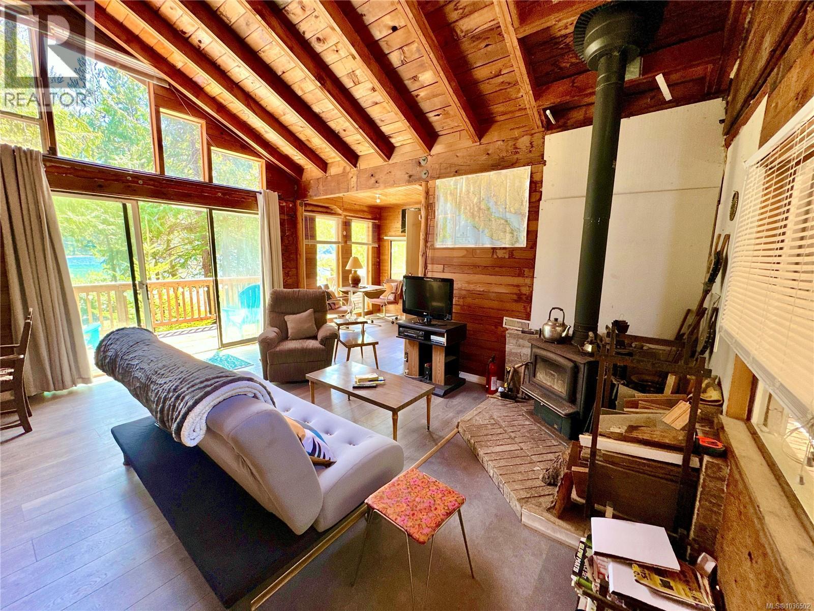 3148 Bay Rd, Qualicum Beach
