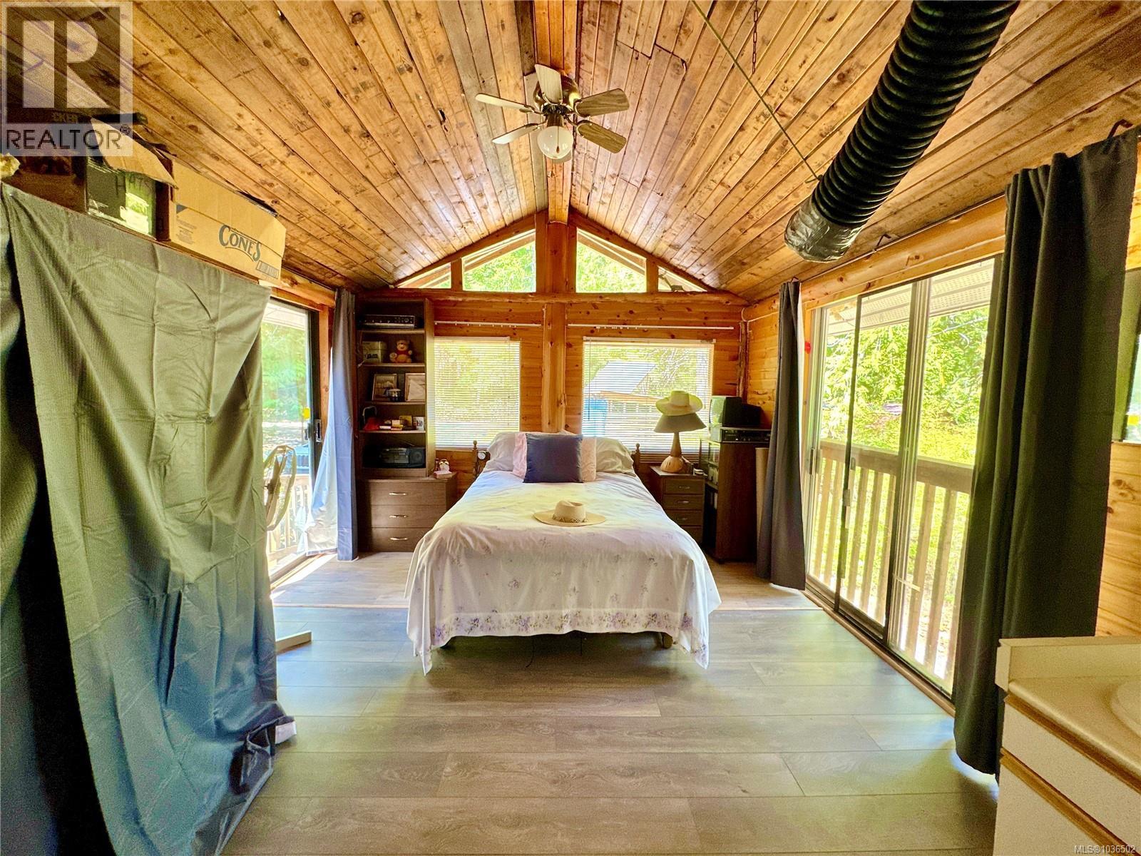 3148 Bay Rd, Qualicum Beach