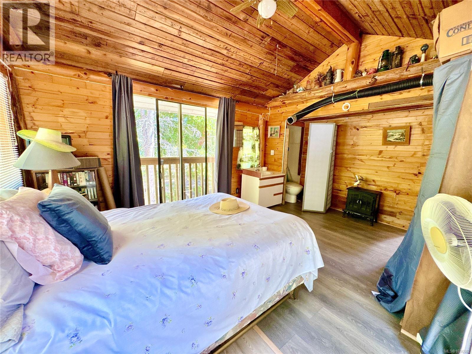 3148 Bay Rd, Qualicum Beach