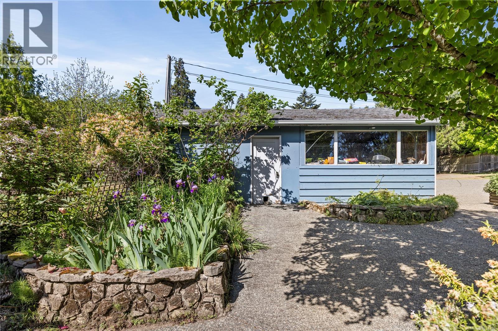 1560 Brebber Rd - 35