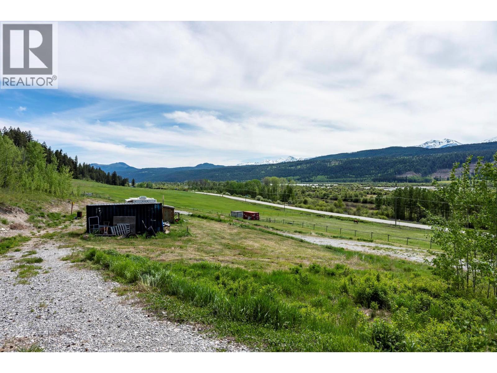 3657 95 Highway - 53