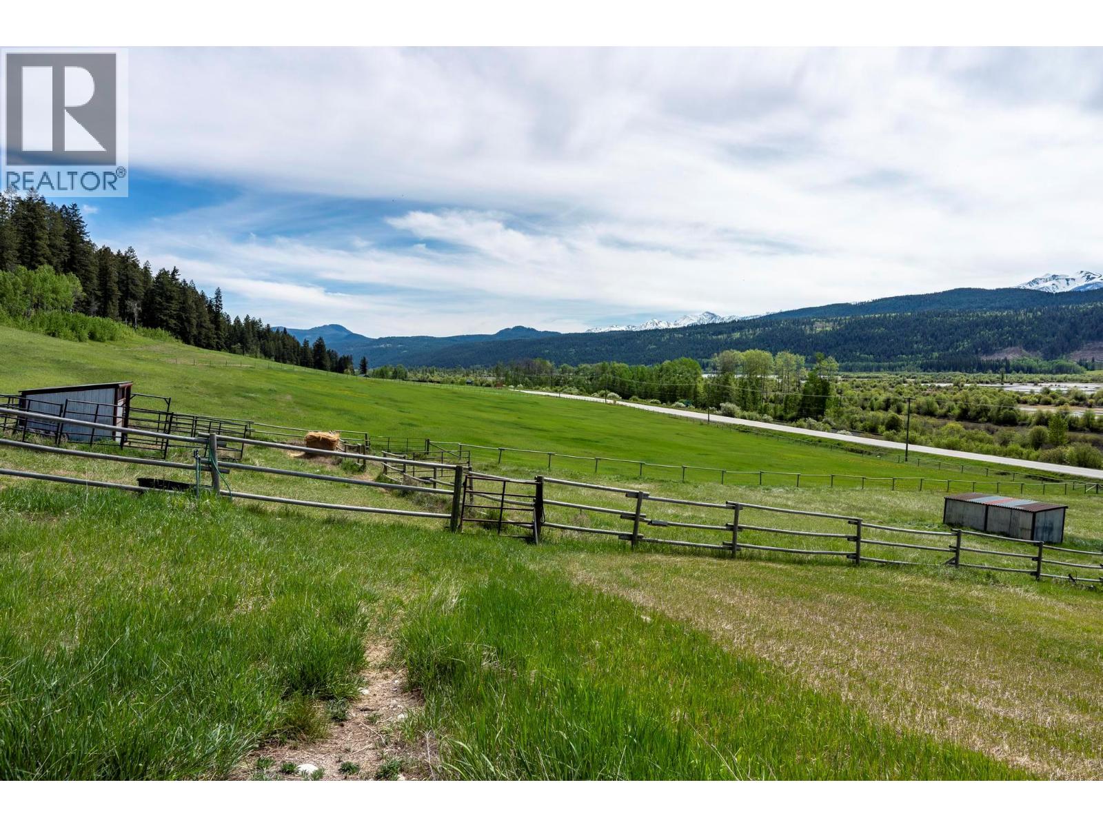 3657 95 Highway - 54