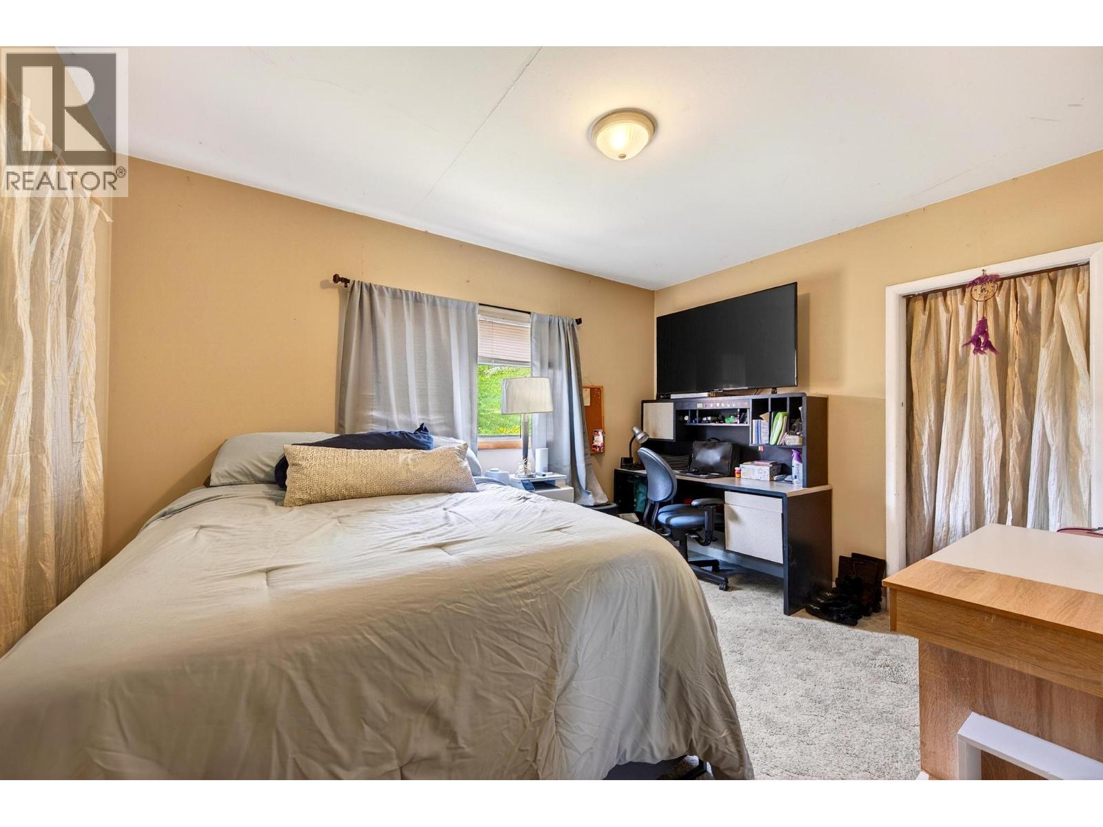 3657 95 Highway - 83