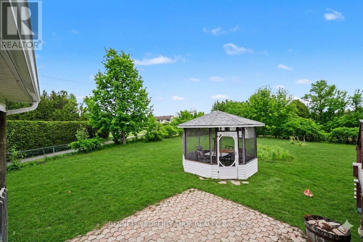 22 POOLE CREEK CRESCENT - 26