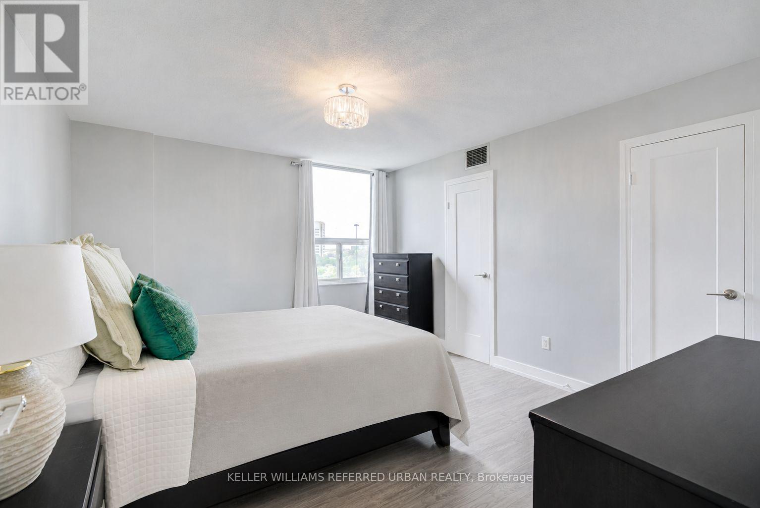 #1417 10 EDGECLIFF GOLFWAY - 16