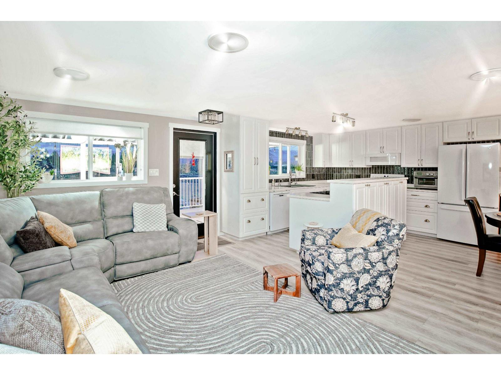 62 41168 LOUGHEED HIGHWAY, Mission