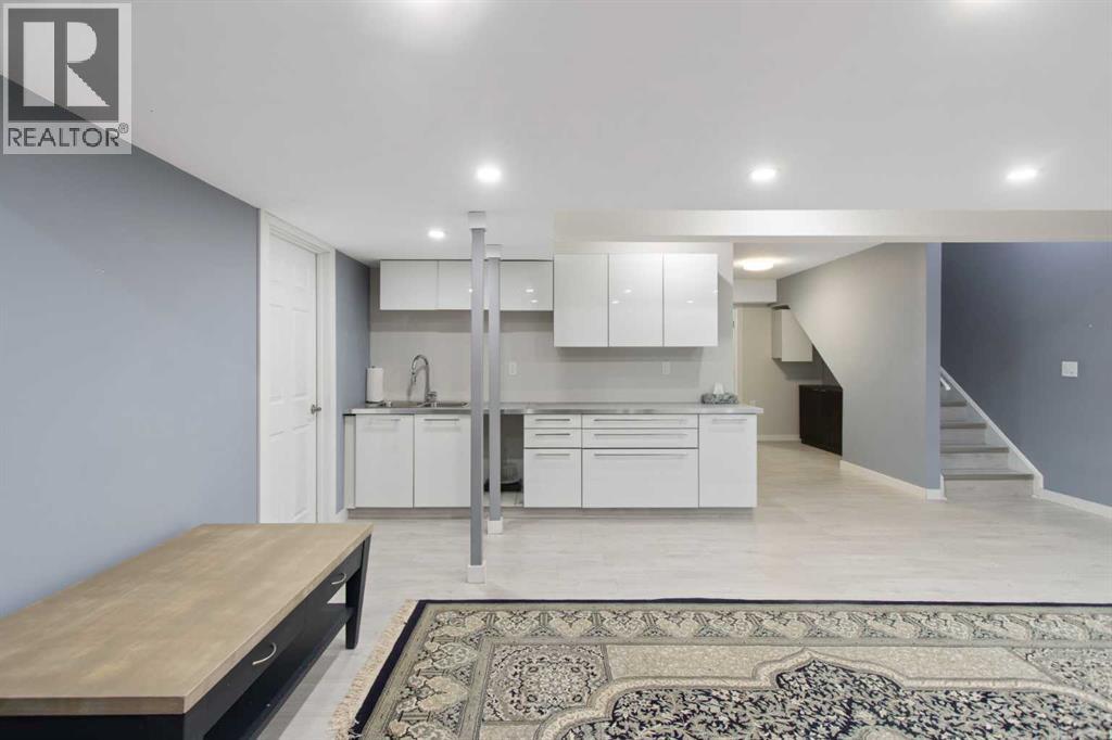 17 Carrington Manor NW - 25