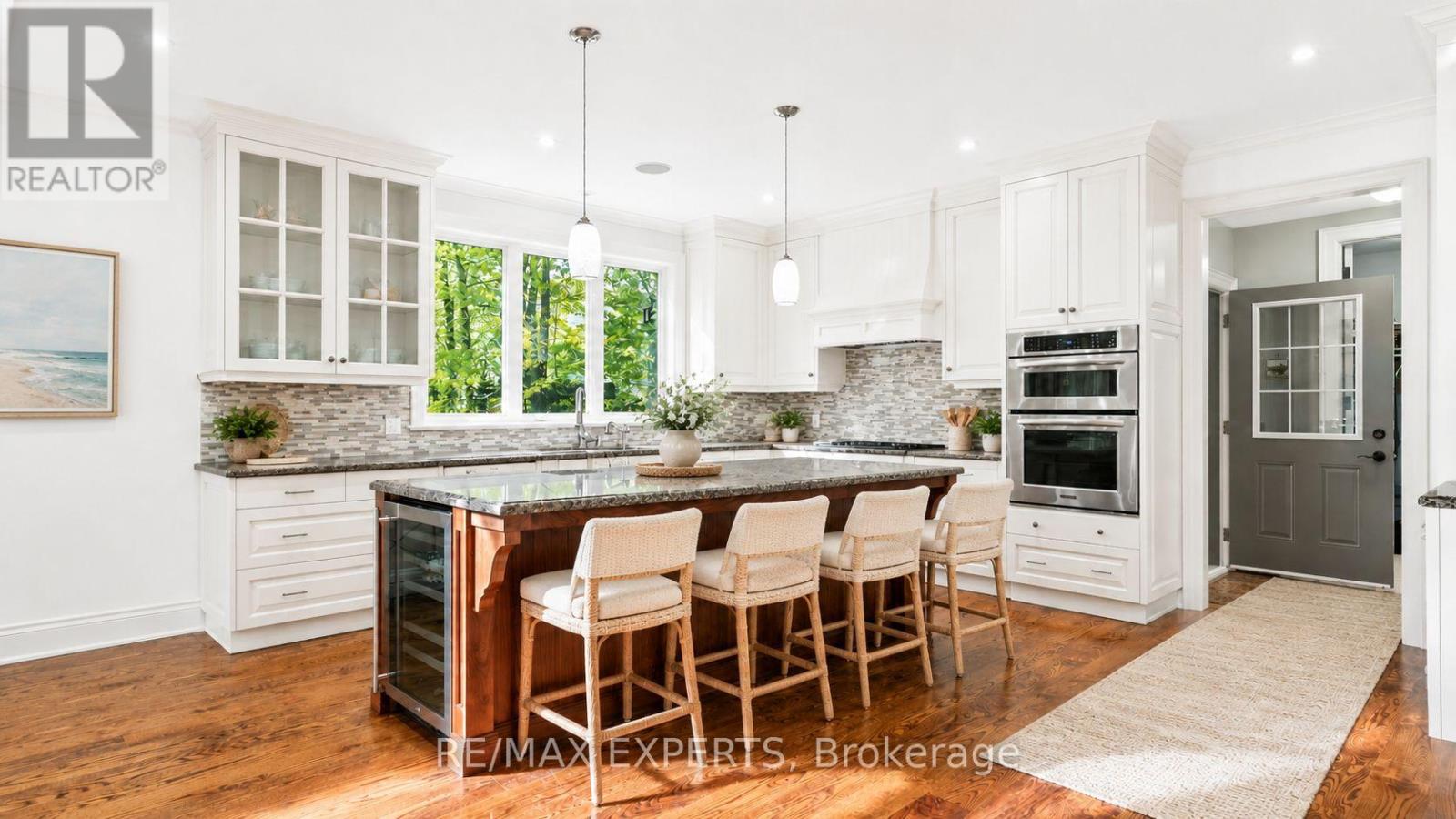 431 MANLEY CRESCENT - 10