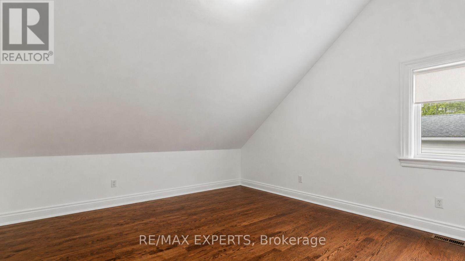 431 MANLEY CRESCENT - 29