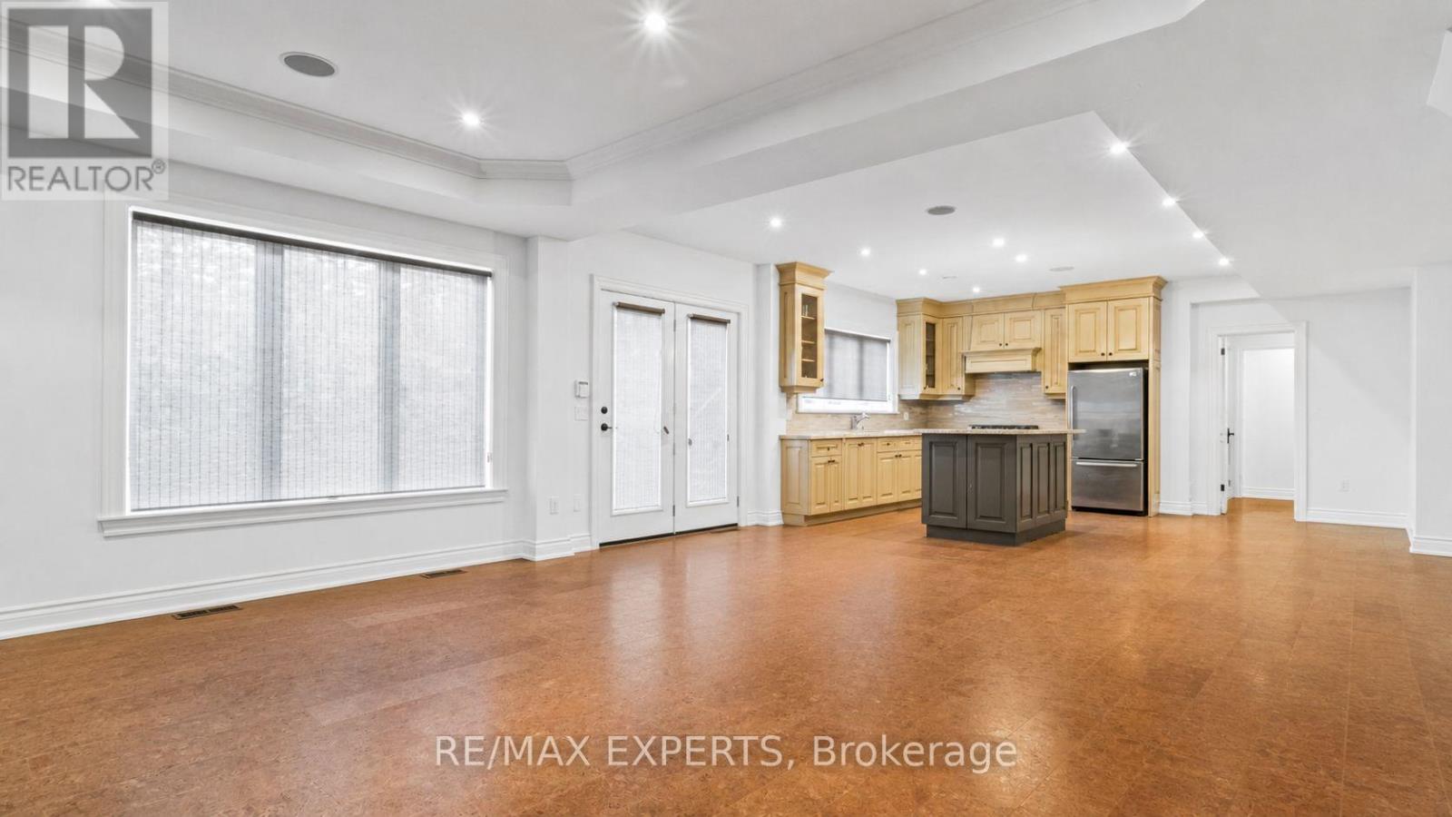 431 MANLEY CRESCENT - 38